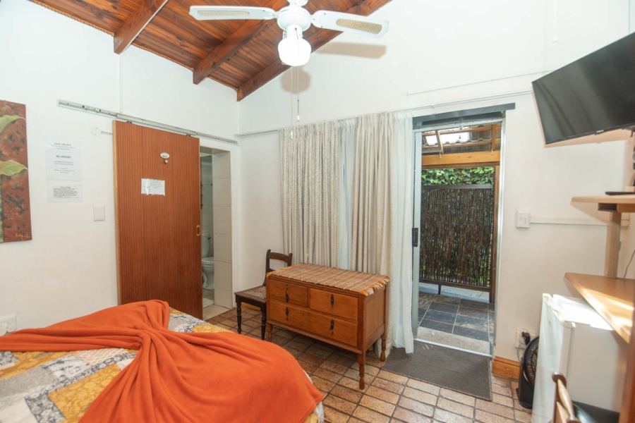 6 Bedroom Property for Sale in Bluewater Bay Eastern Cape
